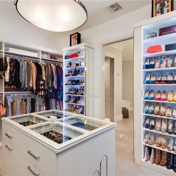 Meet your Posher, Sanaz + Spike the Yorkie! ❤️ - Picture 12 of 15